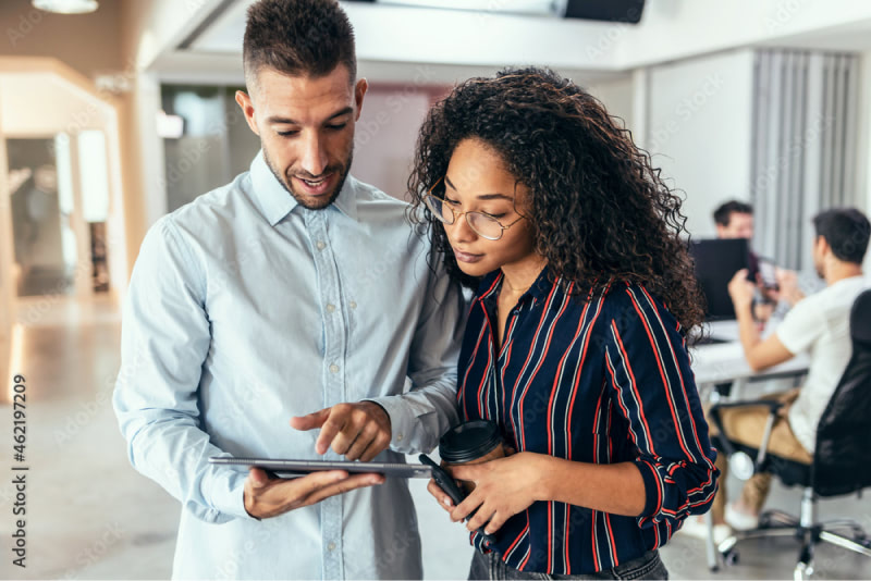 Two colleagues collaborating