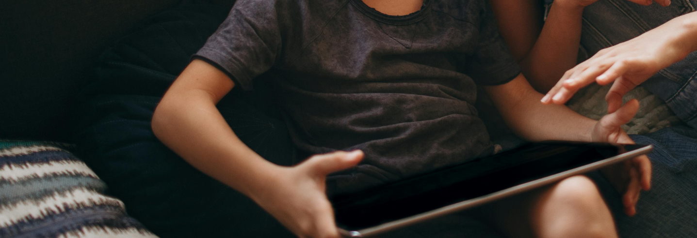 Children on tablet